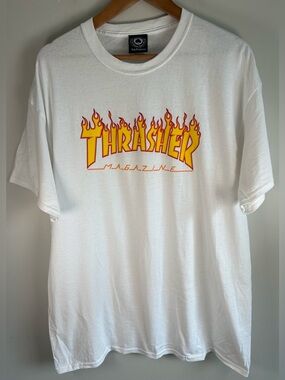 Thrasher Skateboard Magazine Men’s T-shirt Size XL White Flames Logo Skate Tee